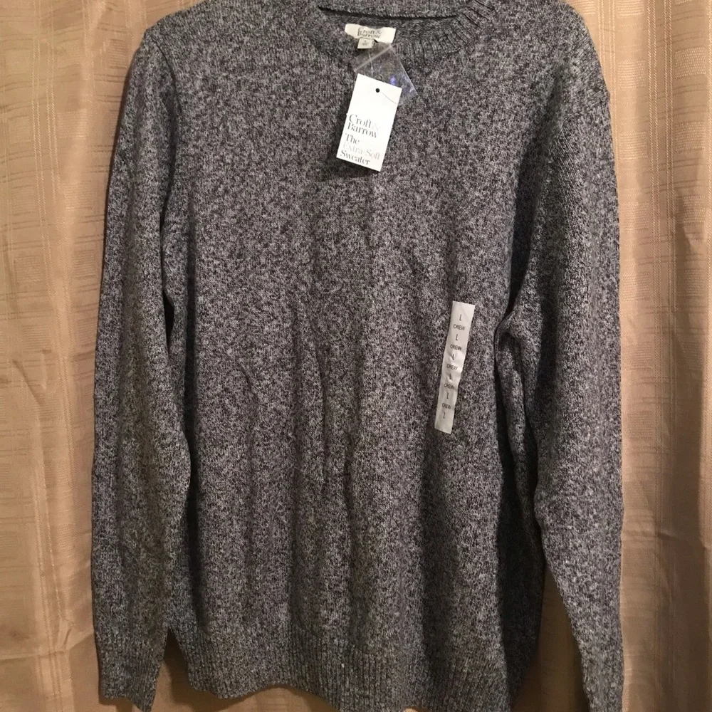 Sweater - Picture 1 of 4